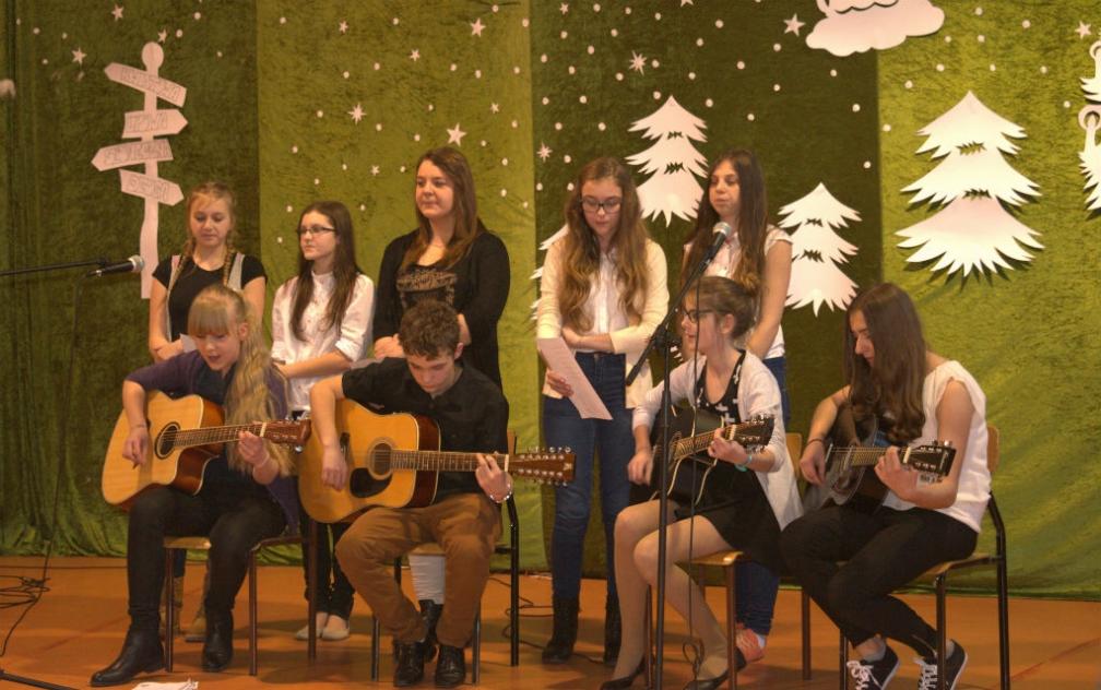 Uczniowie klas gimnazjalnych w Żabnicy